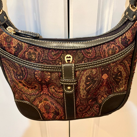 VINTAGE~  Etienne Aigner Small Tapestry Shoulder Bag Purse~MINT CONDITION~SKU049 - Picture 4 of 16